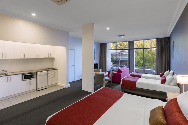 Room 13 of 78