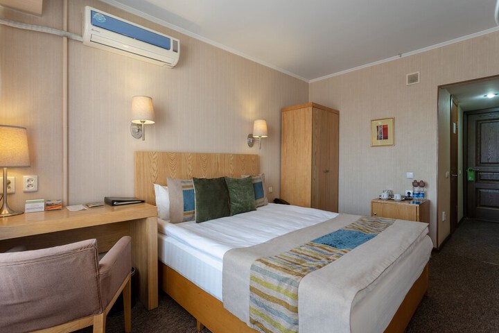 Room 14 of 30