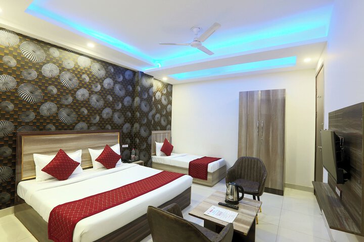 Room 25 of 42