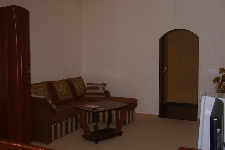 Room 7 of 34
