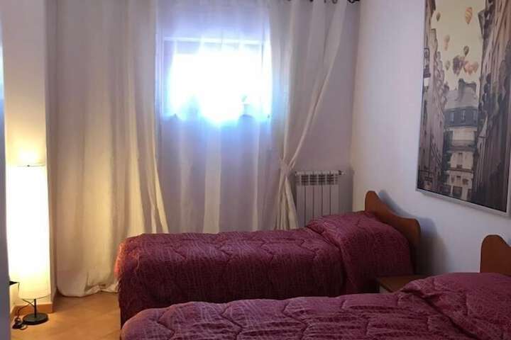 Room 9 of 31
