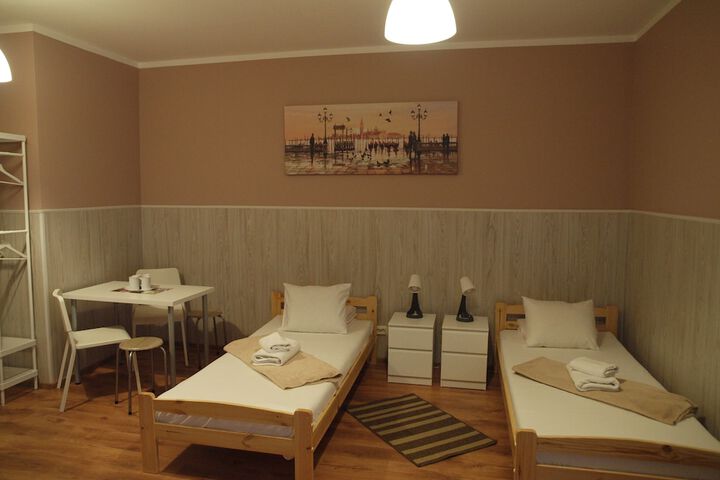 Room 32 of 69