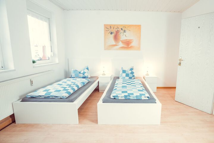 Room 4 of 38