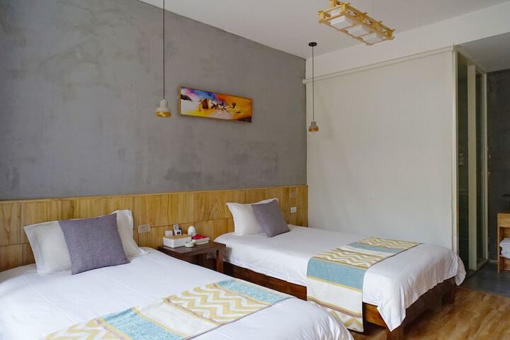 Room 8 of 31