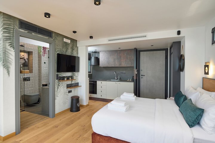 Room 32 of 113