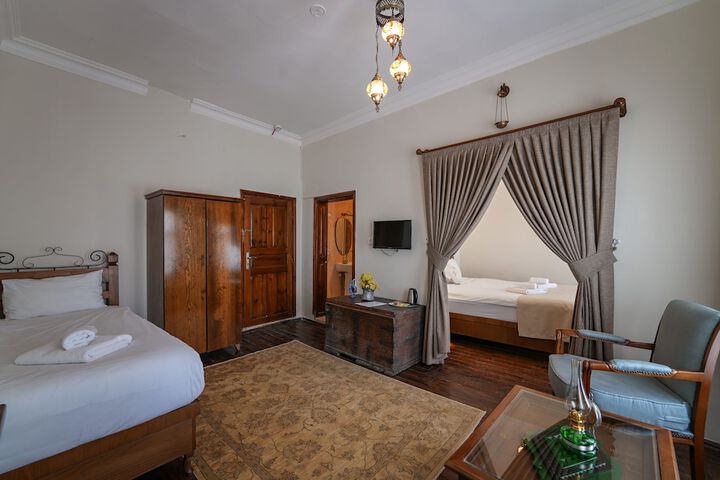 Room 16 of 140
