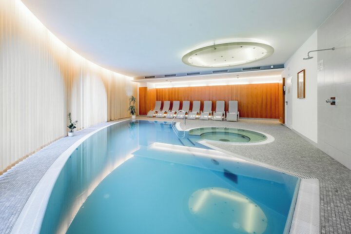 Pool 86 of 131