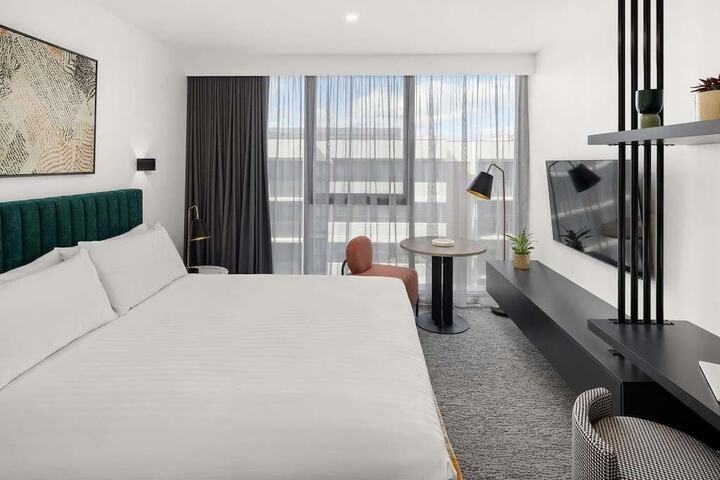 Room 32 of 56