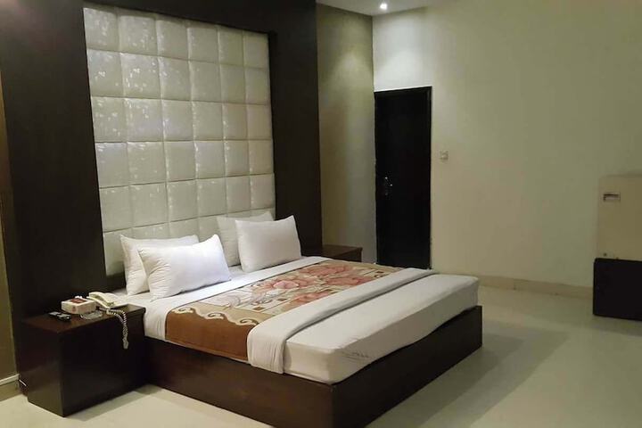 Room 9 of 21
