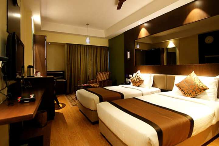 Room 16 of 36