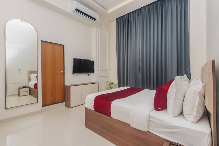 Room 73 of 93