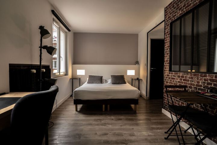 Room 12 of 64