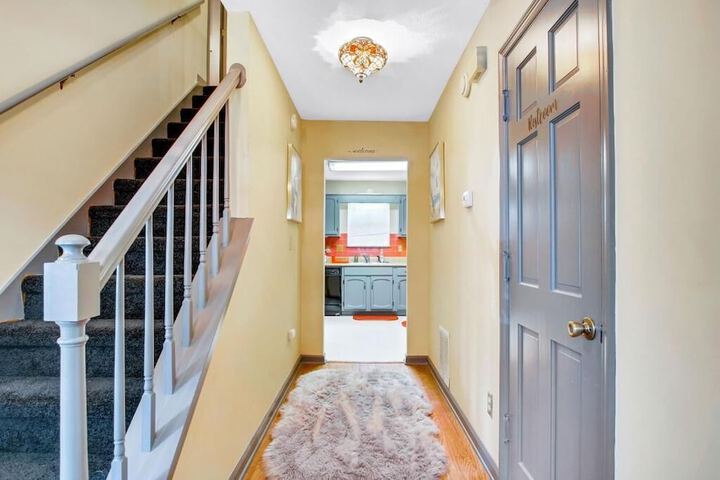 Ballroom/Hall 37 of 42