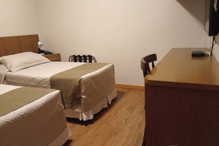 Room 9 of 37