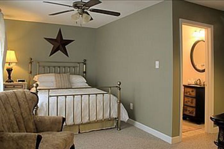 Room 36 of 83