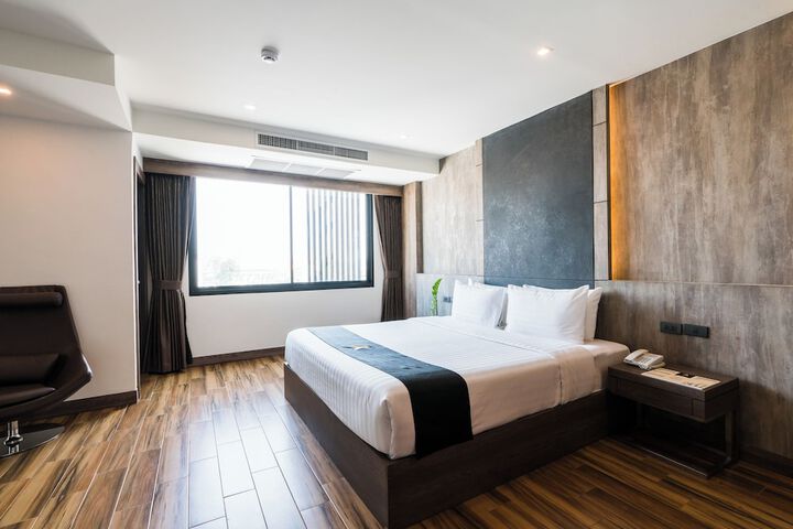 Room 33 of 116
