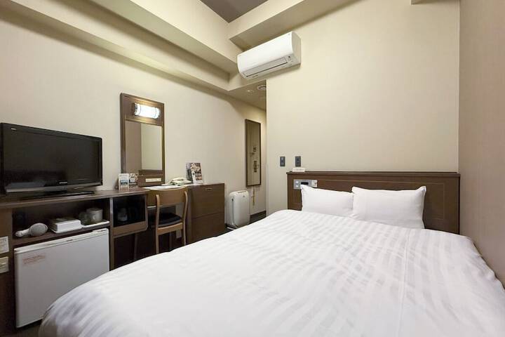 Room 8 of 53