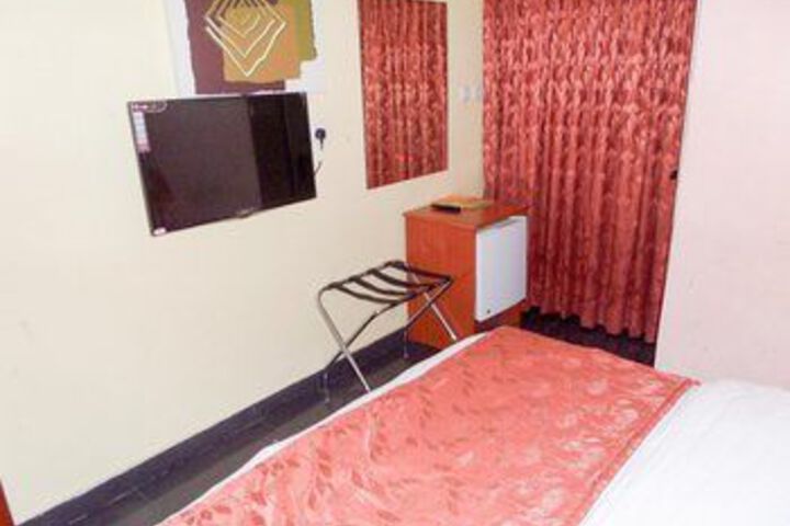 Room 17 of 23