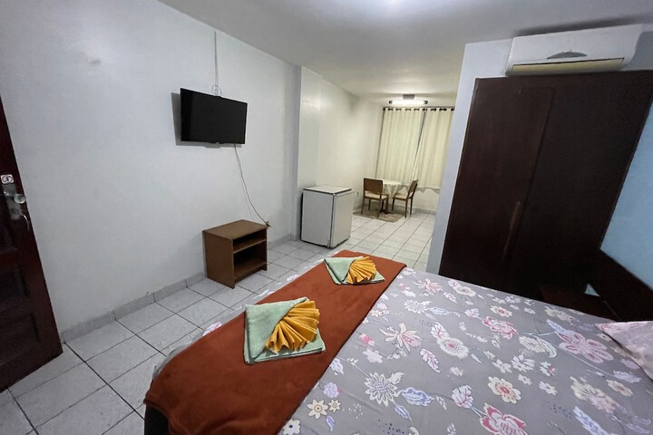 Room 9 of 33