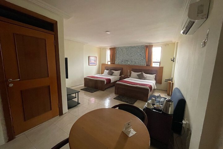 Room 49 of 64