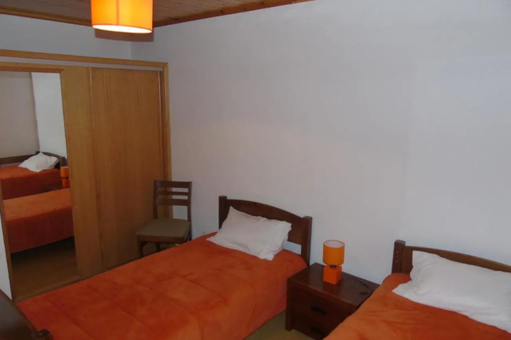 Room 6 of 15