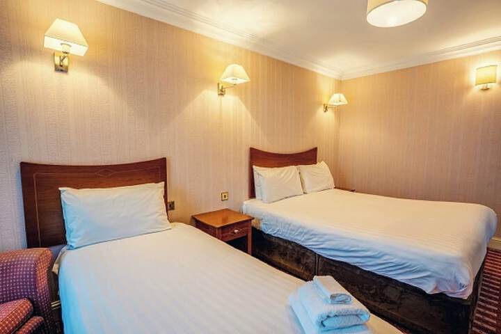 Room 72 of 119