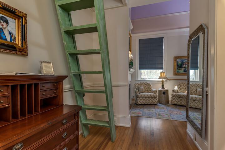 Room 12 of 27