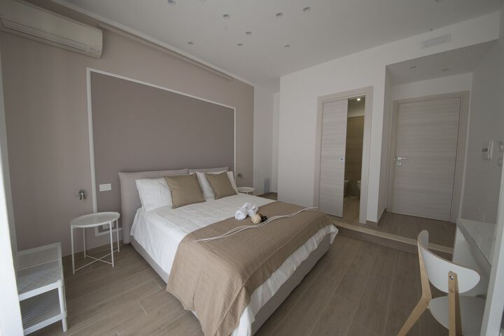 Room 6 of 20