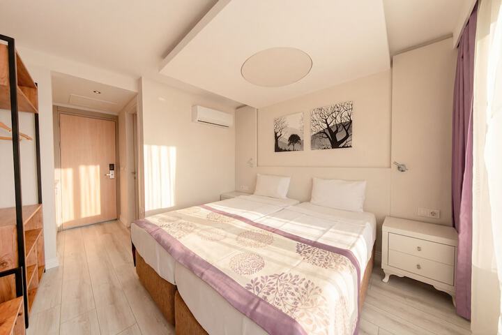 Room 10 of 50