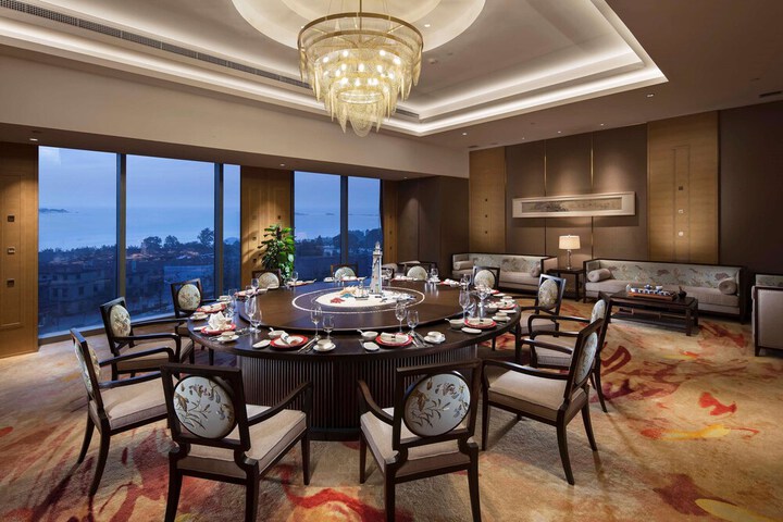 Dining 78 of 96