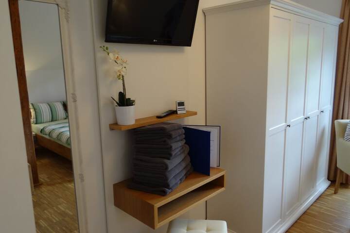 Room 8 of 29