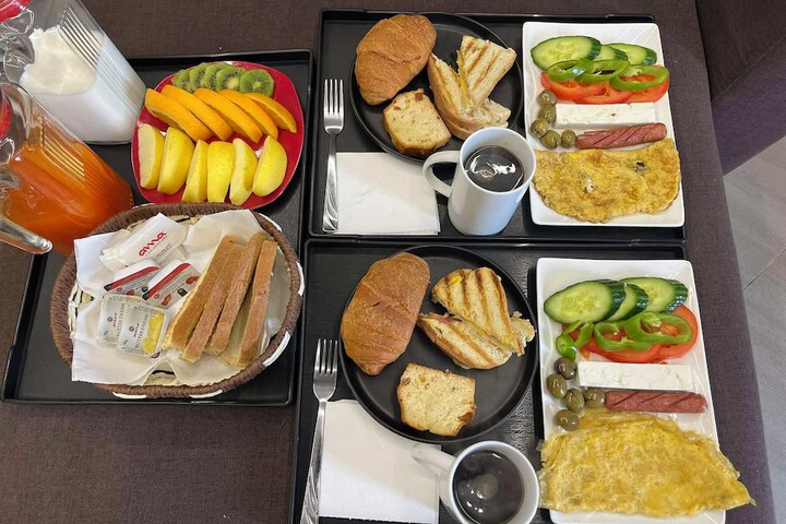 Breakfast/Coffee Service 40 of 43