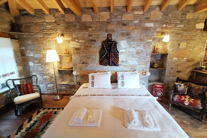 Room 6 of 85