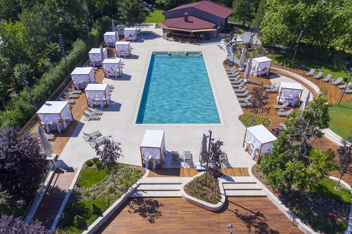 Hotel Pool