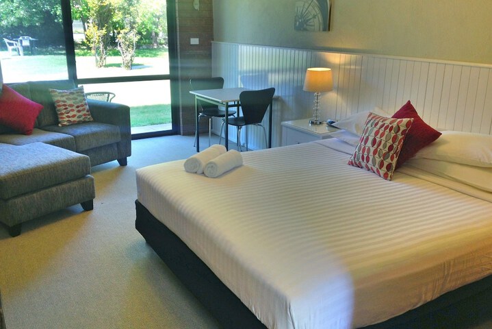 Room 5 of 41