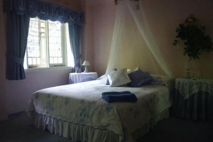 Room 7 of 25