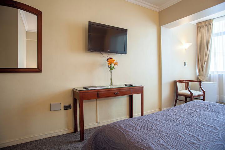 Room 10 of 48
