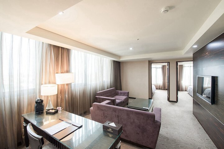 Room 18 of 126