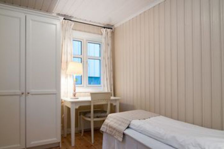 Room 34 of 89