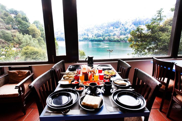 Dining 42 of 59