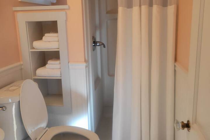 Room 47 of 86
