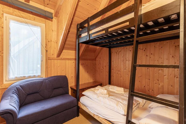 Room 4 of 40