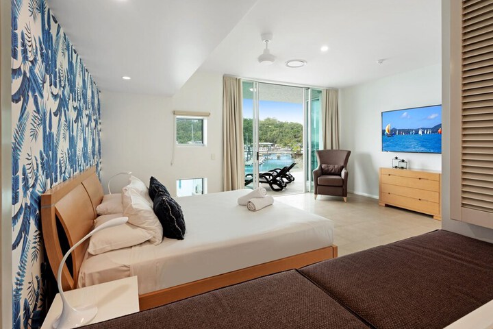 Room 5 of 23