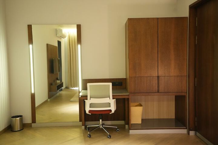 Room 13 of 31