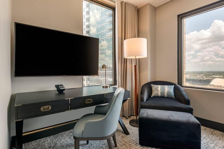 Room 32 of 75