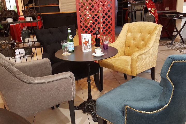 Lounge 30 of 45