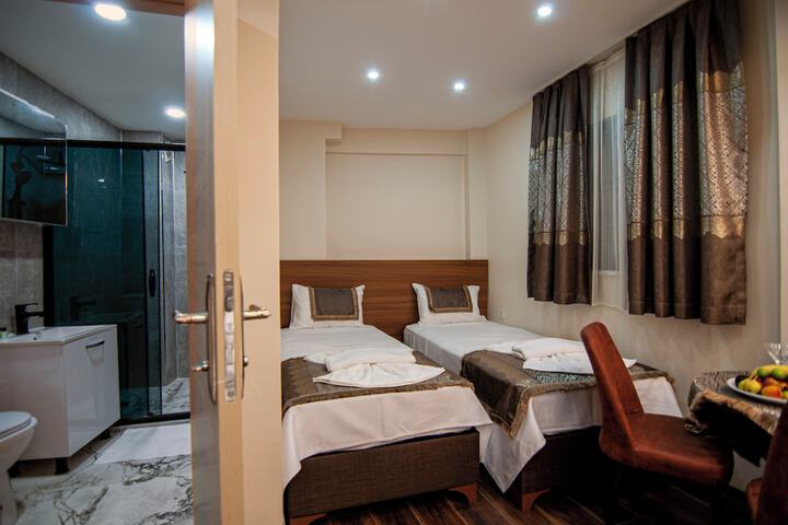 Room 17 of 62