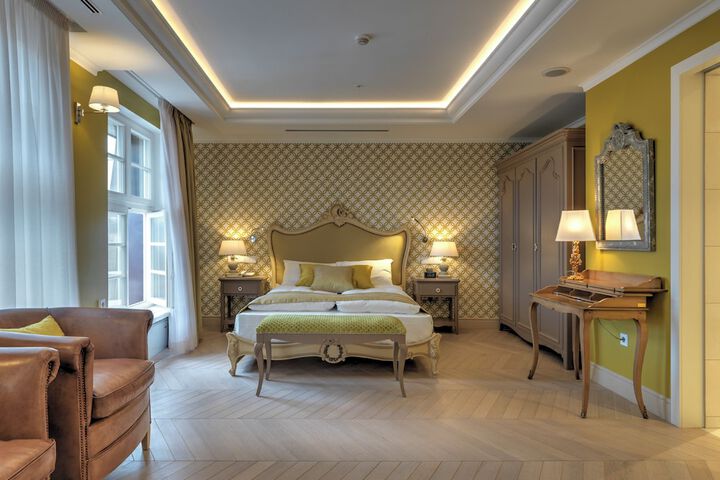 Room 25 of 62