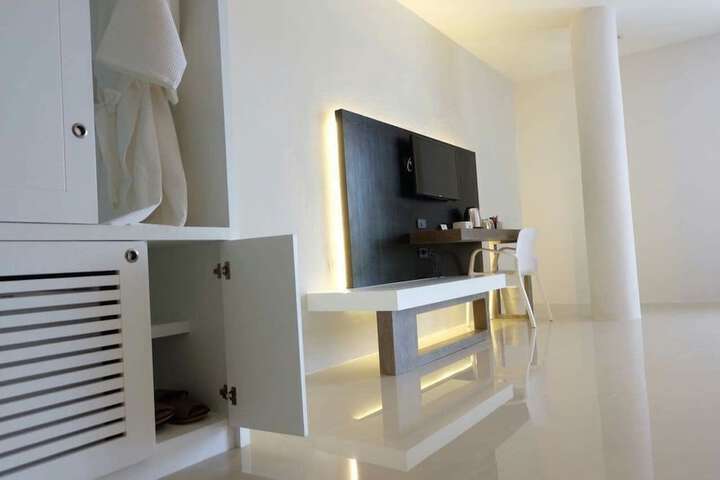 Room 19 of 108