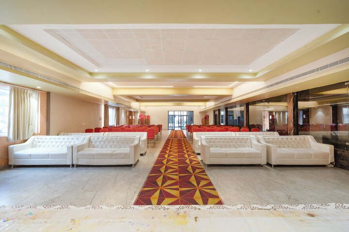 Ballroom/Hall 30 of 38